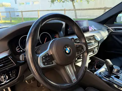 BMW 530i xDrive Touring M Sport — Berline familiale premium, 89'000 km sans sinistre — intérieur