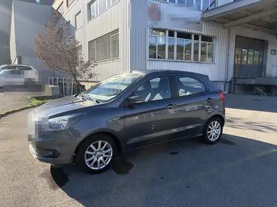 Ford Ka 1.2 Ti-VCT 85 Cool&Sound — Citadine économique, entretien à jour — vista posteriore