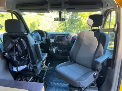 Renault Master 2.3 dCi 130 — Camper aménagé, prêt pour l'aventure — vista posteriore