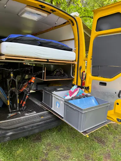 Renault Master 2.3 dCi 130 — Camper aménagé, prêt pour l'aventure — interni