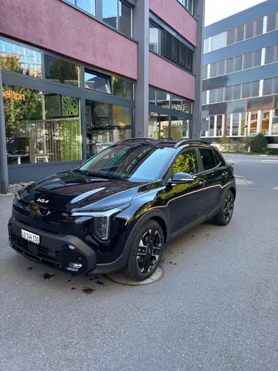 Kia Stonic 1.0 T-GDi MHEV GT-Line — SUV compact hybride, 8600 km seulement — vue extérieure