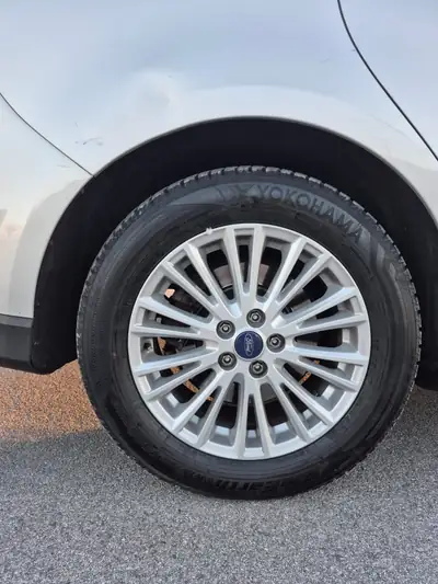 Ford Galaxy 2.0 TDCi 150 Titanium — Monospace 7 places, diesel économe et sans sinistre — side view