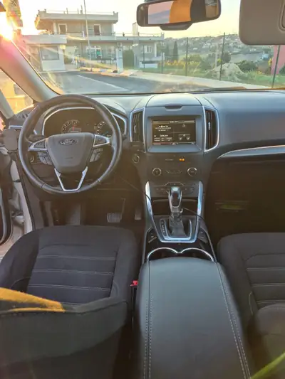 Ford Galaxy 2.0 TDCi 150 Titanium — Monospace 7 places, diesel économe et sans sinistre — rear view