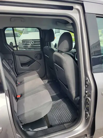 Mercedes-Benz Citan Tourer PRO 110 CDI — Utilitaire spacieux, diesel économe, 52'000 km seulement — détail