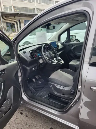Mercedes-Benz Citan Tourer PRO 110 CDI — Utilitaire spacieux, diesel économe, 52'000 km seulement — intérieur