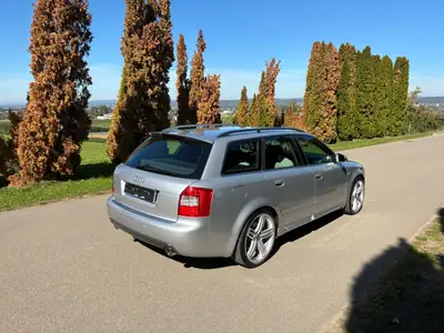 Audi S4 4.2 V8 Quattro — Break sportif 2004, entretien AMAG complet, état impeccable — Armaturenbrett