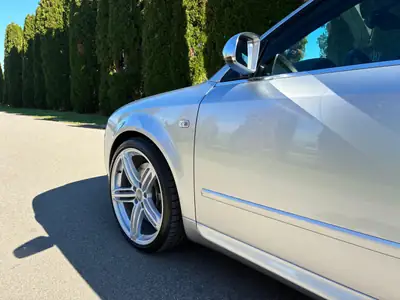 Audi S4 4.2 V8 Quattro — Break sportif 2004, entretien AMAG complet, état impeccable — Miniatur 8