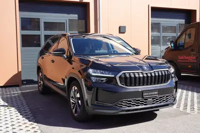 Skoda Kodiaq 1.5 TSI mHEV — SUV 7 places hybride léger, hayon électrique et technologie adaptative — Heckansicht