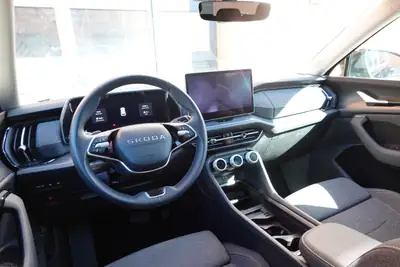 Skoda Kodiaq 1.5 TSI mHEV — SUV 7 places hybride léger, hayon électrique et technologie adaptative — Miniatur 13