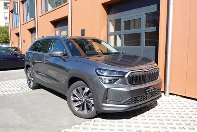 Skoda Kodiaq 1.5 TSI mHEV — SUV 7 places hybride, hayon électrique et caméra — détail