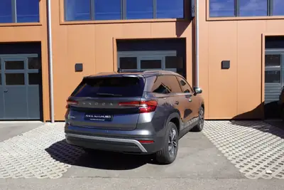 Skoda Kodiaq 1.5 TSI mHEV — SUV 7 places hybride, hayon électrique et caméra — Miniature 8