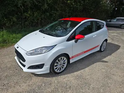 Ford Fiesta 1.0 EcoB 140 Swiss Edition — Citadine économe et équipée, 23'932 km seulement — vue extérieure