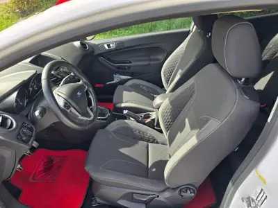 Ford Fiesta 1.0 EcoB 140 Swiss Edition — Citadine économe et équipée, 23'932 km seulement — Miniature 7