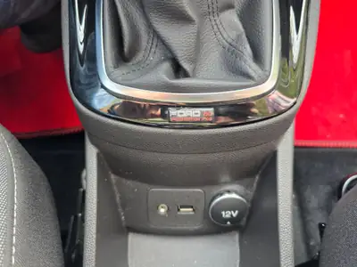 Ford Fiesta 1.0 EcoB 140 Swiss Edition — Citadine économe et équipée, 23'932 km seulement — Miniature 15