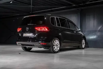 VW Touran 1.5 TSI — Monospace familial dynamique, très faible kilométrage — Miniature 7