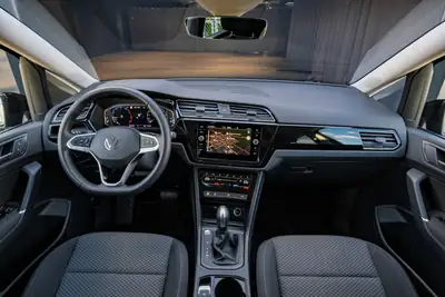 VW Touran 1.5 TSI — Monospace familial dynamique, très faible kilométrage — Miniature 15