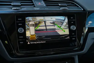 VW Touran 1.5 TSI — Monospace familial dynamique, très faible kilométrage — Miniature 19