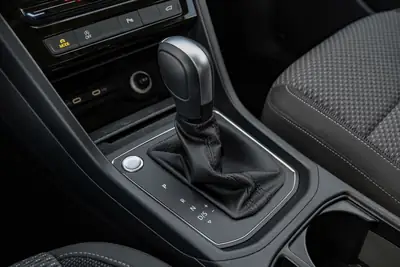 VW Touran 1.5 TSI — Monospace familial dynamique, très faible kilométrage — Miniature 21