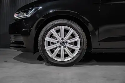 VW Touran 1.5 TSI — Monospace familial dynamique, très faible kilométrage — Miniature 24