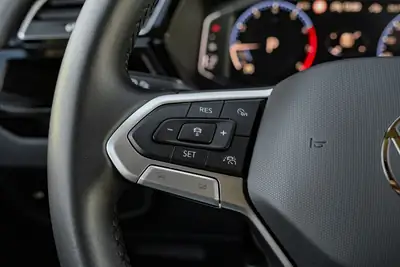 VW Touran 1.5 TSI — Monospace familial dynamique, très faible kilométrage — Miniature 22