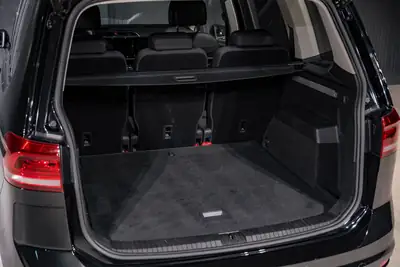 VW Touran 1.5 TSI — Monospace familial dynamique, très faible kilométrage — Miniature 23