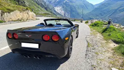 Chevrolet Corvette 6.0 V8 — Cabriolet légendaire, 58'000 km, état impeccable — Miniatura 13