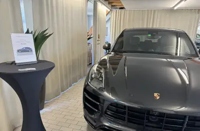 Porsche Macan 3.6 V6 Turbo — SUV sportif certifié, 400 ch et finitions premium — côté