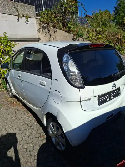 Citroën C-Zéro — Citadine électrique compacte, design épuré et pratique — Innenraum
