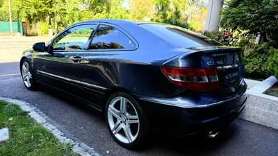 Mercedes-Benz CLC 180 Kompressor Sport — Coupé compact dynamique, 143 ch automatique — tableau de bord