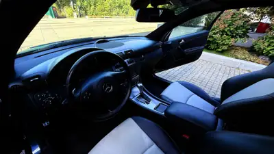 Mercedes-Benz CLC 180 Kompressor Sport — Coupé compact dynamique, 143 ch automatique — Miniature 10