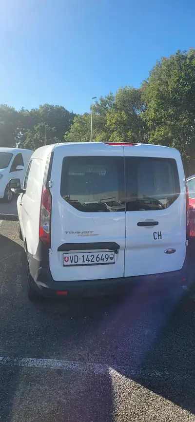 Ford Transit Connect 1.0 EcoBoost 100 — Utilitaire compact économique, 125'000 km — côté
