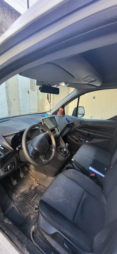Ford Transit Connect 1.0 EcoBoost 100 — Utilitaire compact économique, 125'000 km — détail