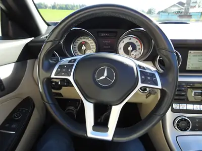 Mercedes-Benz SLK 250 d — Roadster diesel élégant, 26'000 km seulement — Miniatura 10