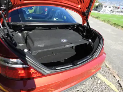 Mercedes-Benz SLK 250 d — Roadster diesel élégant, 26'000 km seulement — Miniatura 15