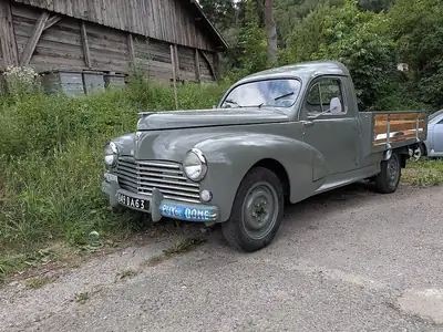 Peugeot 203 Pickup 1956 — Utilitaire vintage authentique, prêt pour l'expertise MFK — vue extérieure
