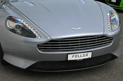 Aston Martin DB9 Volante Touchtronic — Cabriolet V12 sportif, 57'000 km — vista posteriore