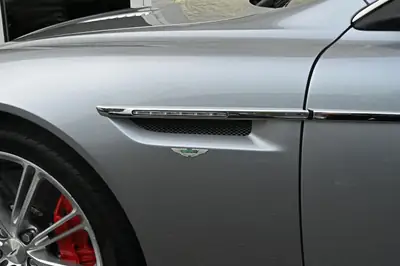 Aston Martin DB9 Volante Touchtronic — Cabriolet V12 sportif, 57'000 km — Miniatura 10
