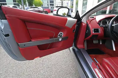 Aston Martin DB9 Volante Touchtronic — Cabriolet V12 sportif, 57'000 km — Miniatura 16