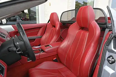 Aston Martin DB9 Volante Touchtronic — Cabriolet V12 sportif, 57'000 km — Miniatura 17