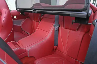 Aston Martin DB9 Volante Touchtronic — Cabriolet V12 sportif, 57'000 km — Miniatura 28
