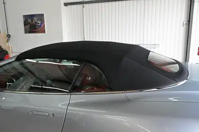 Aston Martin DB9 Volante Touchtronic — Cabriolet V12 sportif, 57'000 km — Miniatura 31