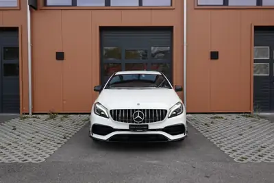 Mercedes-Benz A 45 AMG 4Matic — Performance maximale, Pack AMG complet — Seitenansicht
