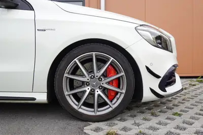 Mercedes-Benz A 45 AMG 4Matic — Performance maximale, Pack AMG complet — Armaturenbrett