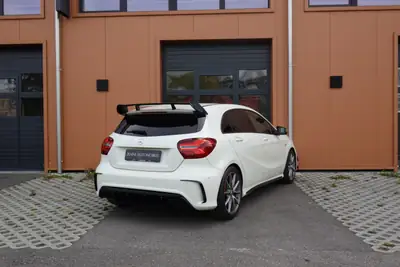 Mercedes-Benz A 45 AMG 4Matic — Performance maximale, Pack AMG complet — Miniatur 8