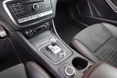 Mercedes-Benz A 45 AMG 4Matic — Performance maximale, Pack AMG complet — Miniatur 16