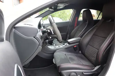 Mercedes-Benz A 45 AMG 4Matic — Performance maximale, Pack AMG complet — Miniatur 24
