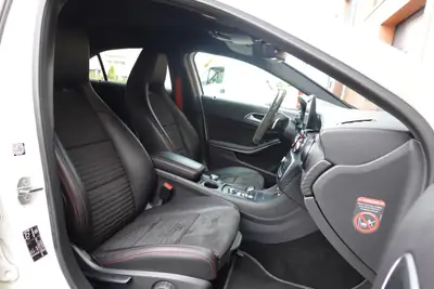 Mercedes-Benz A 45 AMG 4Matic — Performance maximale, Pack AMG complet — Miniatur 25