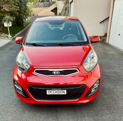 Kia Picanto 1.2 Trend — Citadine automatique fiable, 92'500 km, rouge métallisé — côté