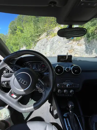 Audi A1 1.4 TFSI COD Sport S-Tronic — Citadine dynamique, 30 000 km seulement — side view