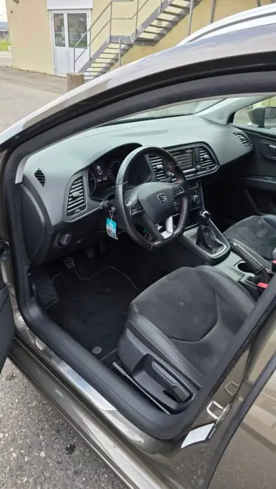 SEAT Leon 2.0 TDI FR Line — Break diesel fiable, 148'000 km, sans sinistre — détail